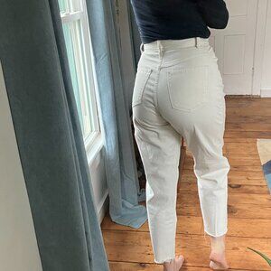 vintage white high-waisted Wrangler mom jeans (28")